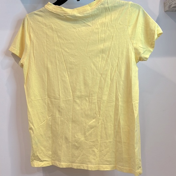 💛 NWOT Divided Yellow T-shirt with Embroidered Heart in Size Small - Picture 4 of 7